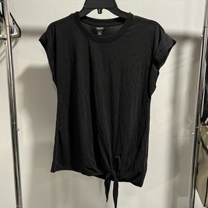 Vera Wang black tee with knot
